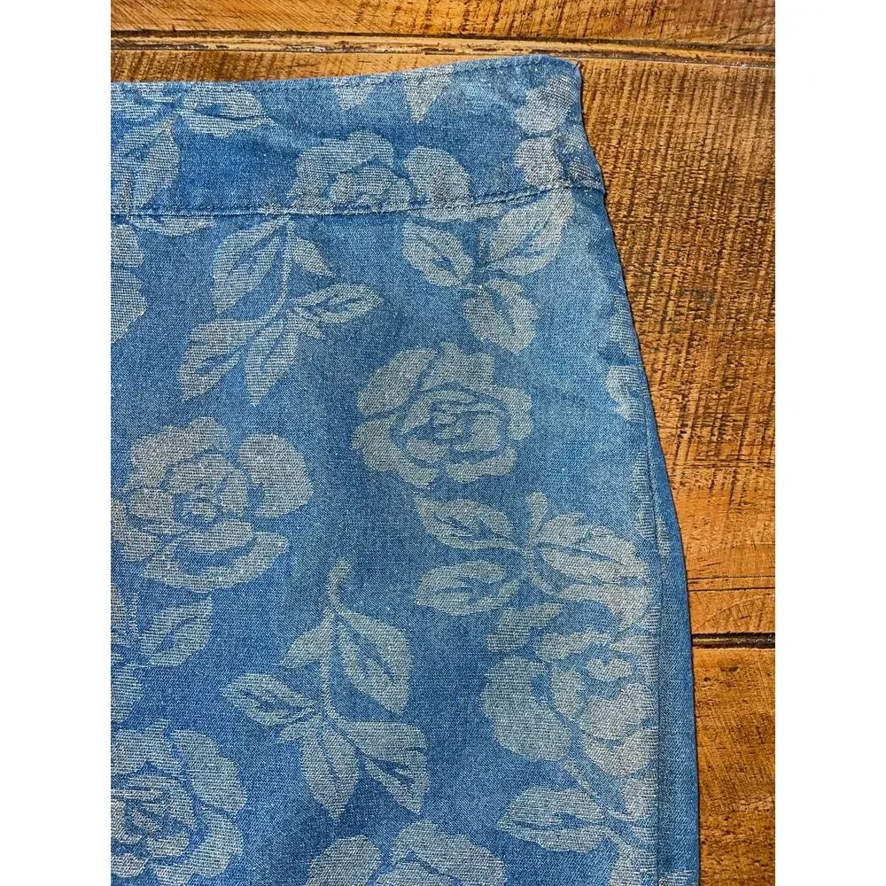NWT‎ Womens Abercrombie & Fitch Denim Floral Shimmery Mini Skirt Size 6